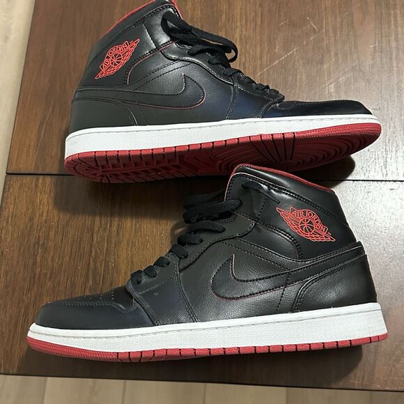 Nike Air Jordan 1 Retro 2015 Mid Black Red 554724-028 Men Size 11 - Picture 7 of 10
